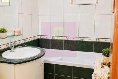 Apartament cu 3 camere decomandat în Dristor