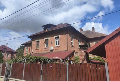 Casă cu 4 camere cu Teren 140 Mp în Exterior Vest