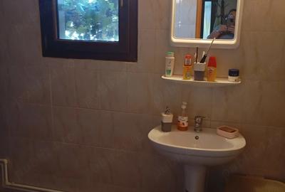 Casă cu 2 camere cu Teren 1500 Mp în Leu