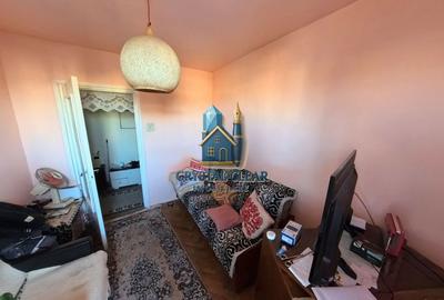 Apartament cu 3 camere decomandat în Dâmbu Pietros - 3
