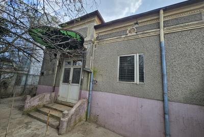 Casă cu 3 camere cu Canalizare în Banu Manta