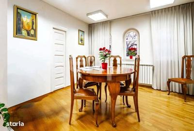 Casă cu 4 camere în Aviatorilor