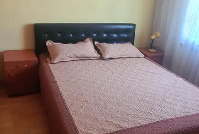 Apartament cu 3 camere decomandat, mobilat în Nerva Traian