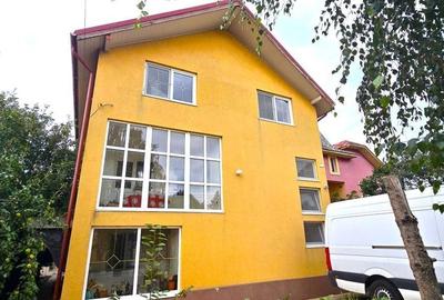 Casă cu 4 camere în Săftica