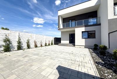 Duplex cu 5 camere cu Canalizare în Dumbrăvița - 1