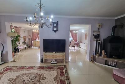 Casă individuală cu 4 camere cu Teren 445 Mp în Sânpetru