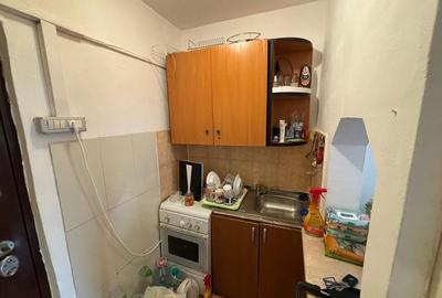 Garsoniera de vanzare  pe strada golescu 12 - 16