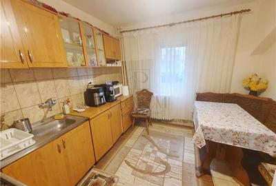 GIROCULUI - 3 CAM - DECOMANDAT  - 2BAI - SPATIOS - BLOC ANVELOPAT - ZONA LINISTI - 8