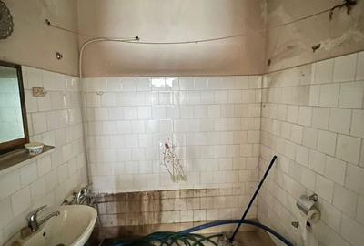 Casă cu 3 camere cu Canalizare în Dâmbul Rotund - 11