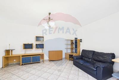 Apartament cu 4 camere de vanzare - Centrala proprie - Ni... - 1