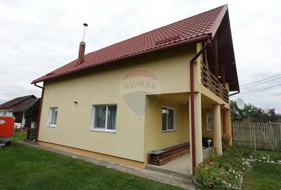 Casa / Vila cu 4 camere de vanzare Catalina - 2