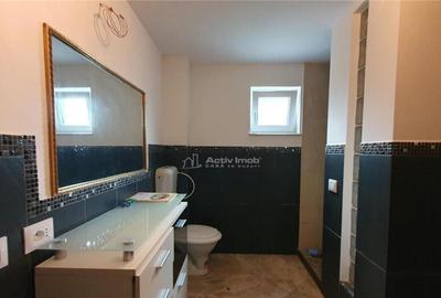 Casă cu 5 camere cu Teren 1200 Mp în Central