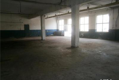 Spațiu comercial, de 1,400 mp, în Industrială - 6
