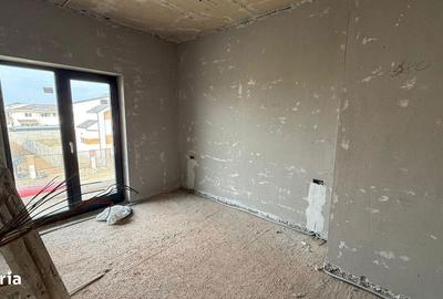 Casă cu 4 camere cu Teren 290 Mp în Central - 2