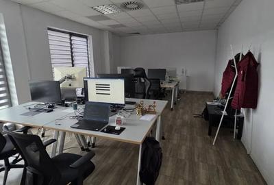 Spațiu comercial, de 135 mp, în Central - 6