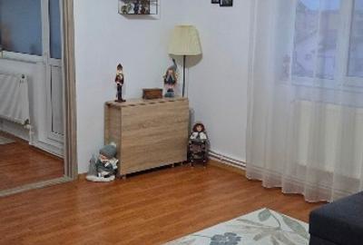 Apartament cu 3 camere semidecomandat în Central - 2