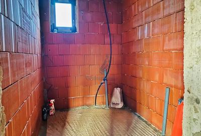 Casă individuală cu 4 camere decomandat cu Canalizare în Paleu - 2