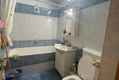 Apartament cu 3 camere decomandat în Între Lacuri - 9