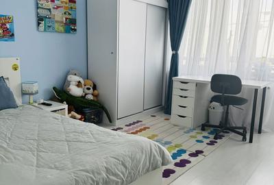 Apartament cu 3 camere semidecomandat în Central