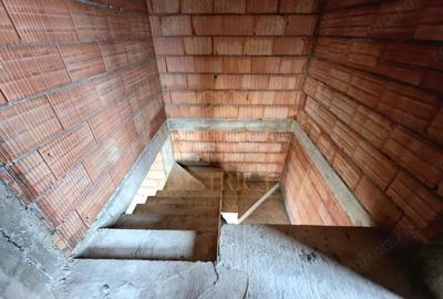 Duplex la rosu cu 3 camere | Mosnita Veche | Padurea Bistrei - 9