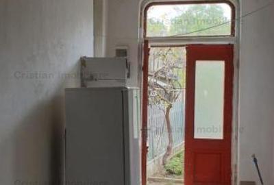 Casă cu 4 camere cu Canalizare în Central - 6