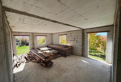 Casă cu Teren 600 Mp în Hotar - 2