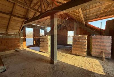 Casă cu 4 camere cu Teren 250 Mp în Central - 10