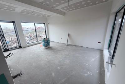 Duplex cu 4 camere cu Canalizare în Sud - 2