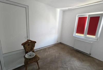 Apartament cu 3 camere decomandat în Central - 16