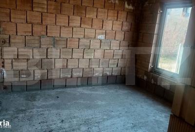 Casă cu 4 camere decomandat în Calbor - 5