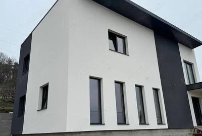 Casă cu 4 camere cu Teren 1620 Mp în Curtea de Argeș - 6