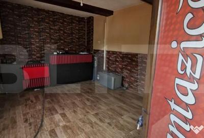 Spațiu comercial, de 45 mp, în Central - 3
