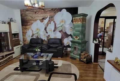 Casă cu 3 camere în Central