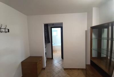 Apartament cu 2 camere decomandat, mobilat în Sud