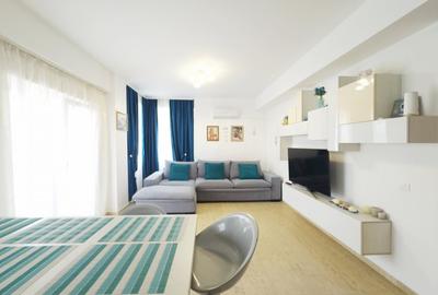 Apartament cu 3 camere semidecomandat, mobilat în Central