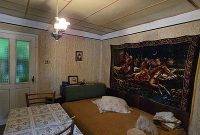 Casă cu 5 camere cu Teren 630 Mp în Vârteșcoiu - 1