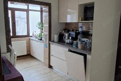 Apartament cu 3 camere decomandat în Craiovei - 9