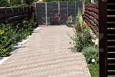 Casă cu 4 camere cu Teren 560 Mp în Central