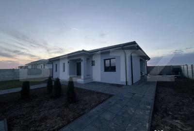 Casă cu 4 camere cu Teren 600 Mp în Pielești - 10