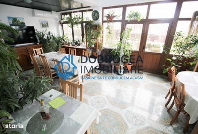 Casă cu 7 camere cu Teren 1000 Mp în Păcii