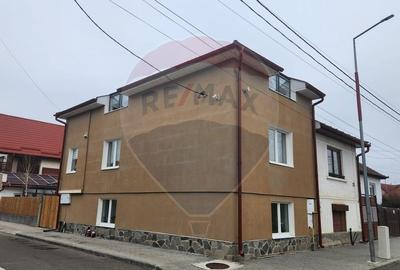 Casă cu 4 camere cu Teren 180 Mp în Central - 18