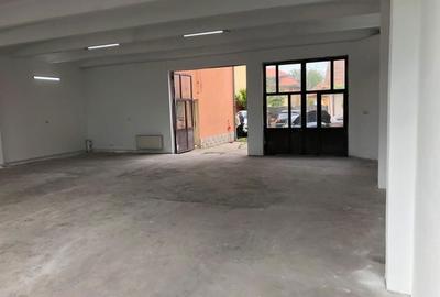 Casă cu 4 camere în Central - 1