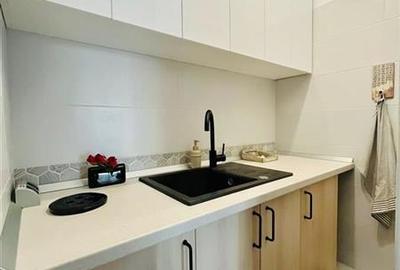 Apartament in vila,3 camere,etaj2, 2 locuri de parcare,boxa,vedere Tampa,Tractor - 2