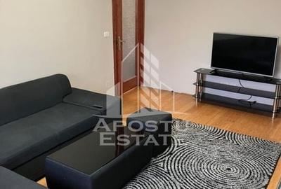 Apartament cu 3 camere decomandat, mobilat în Soarelui