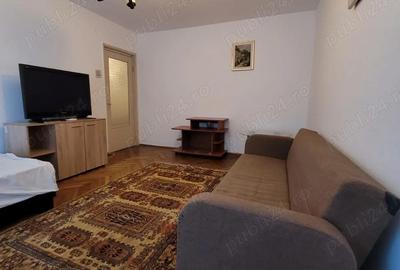 Inchiriez apartament 3 camere decomandat ultracentral