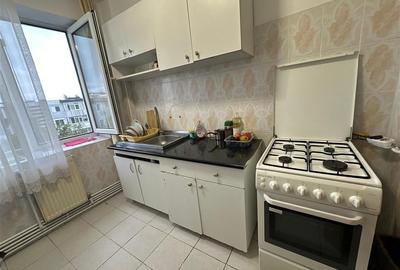 Inchiriere  Apartament cu 3 camere Podu Ros - 4