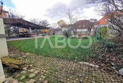 Casa individuala cu 4 camere si 900 mp teren in zona Calea Poplacii - 1