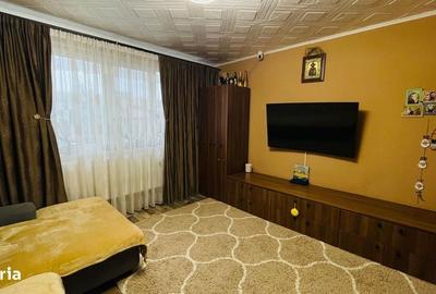 Apartament cu 3 camere semidecomandat în Basarab - 2