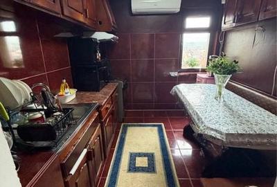 Apartament cu 3 camere decomandat în Central - 2