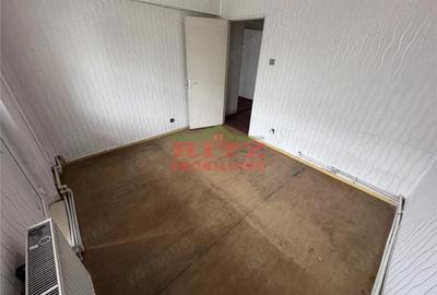 Apartament cu 3 camere semidecomandat în Central - 3